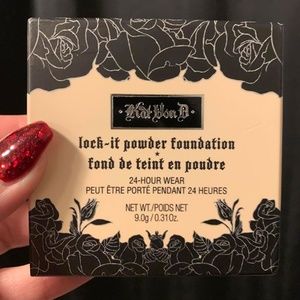 Kat Von D lock-it powder foundation Light 46